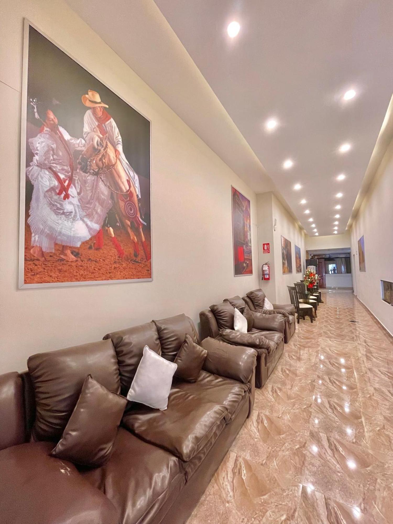 Jultom Inn Hotel & Suites 特鲁希略 外观 照片